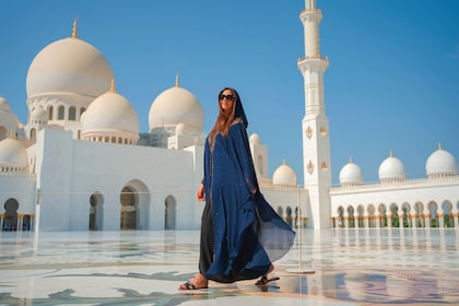 Dubaista: Abu Dhabi Premium City Tour kuninkaallisen palatsin ja Etihad Tow...