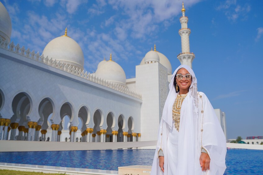 Dubai to Abu Dhabi Sheikh Zayed Mosque 5hr Tour by OceanAir