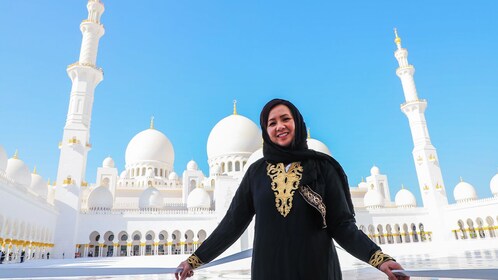 Dubai to Abu Dhabi Sheikh Zayed Mosque 5hr Tour by OceanAir