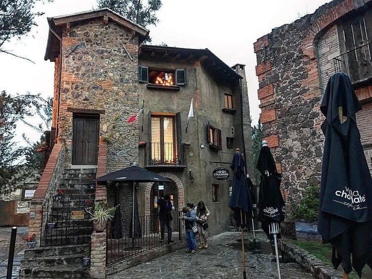 From the City of Angels to the Italian Tuscany “Val'Quirico"