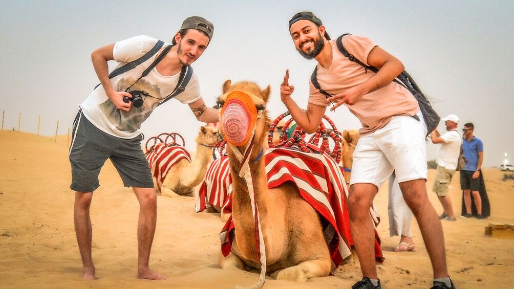 Dubai Morning Safari: Red Dunes, Sandsurf, Camels & Brunch 