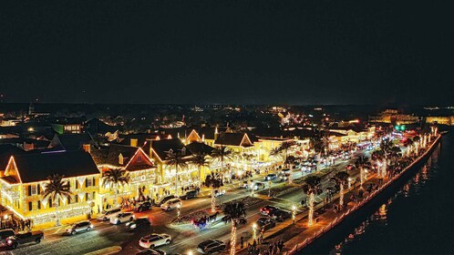 St Augustine: Champagne Nights of Lights Cruise w Sunset Opt