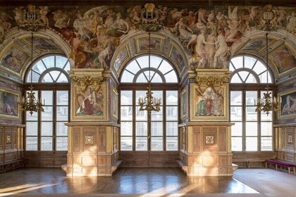 Private Car Tour to Chateau Vaux-le-Vicomte from Paris