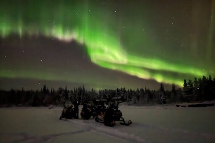 Northern Light Snowmobile Tour in Kiruna