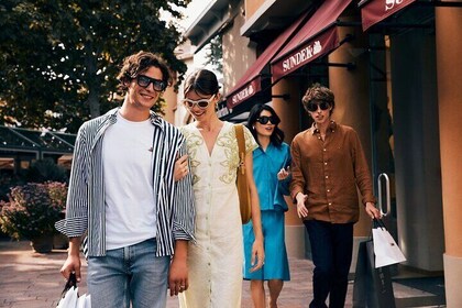 From Milan: Luxury Shopping Day Trip with VIP Discount