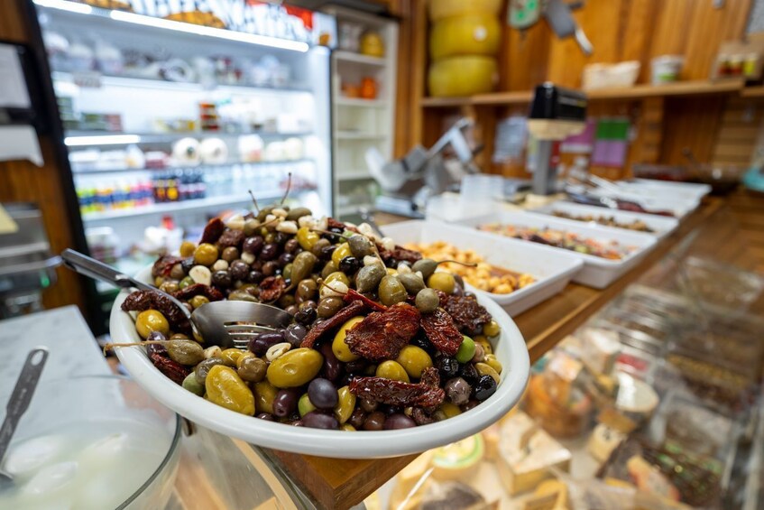 Boston Small Group North End Food Tour