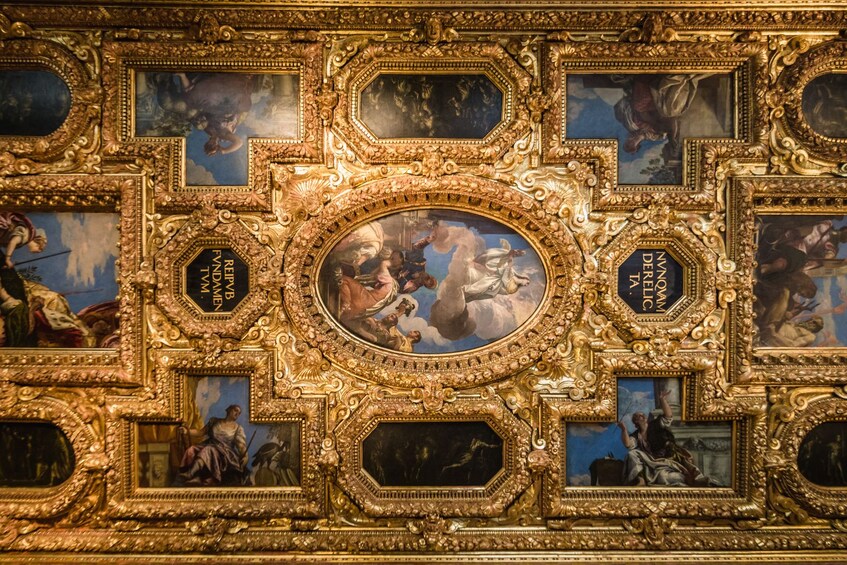 Fabulous Venice: Palazzo Ducale, Basilica, glass & gondola