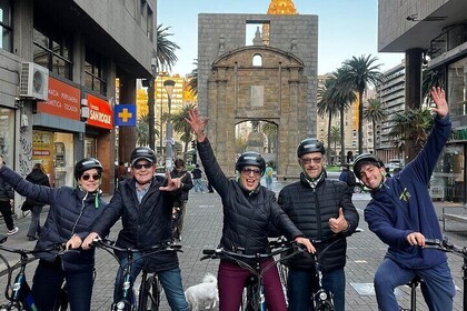 Montevideo E-Bike tour : Historic center + Rambla (90min)