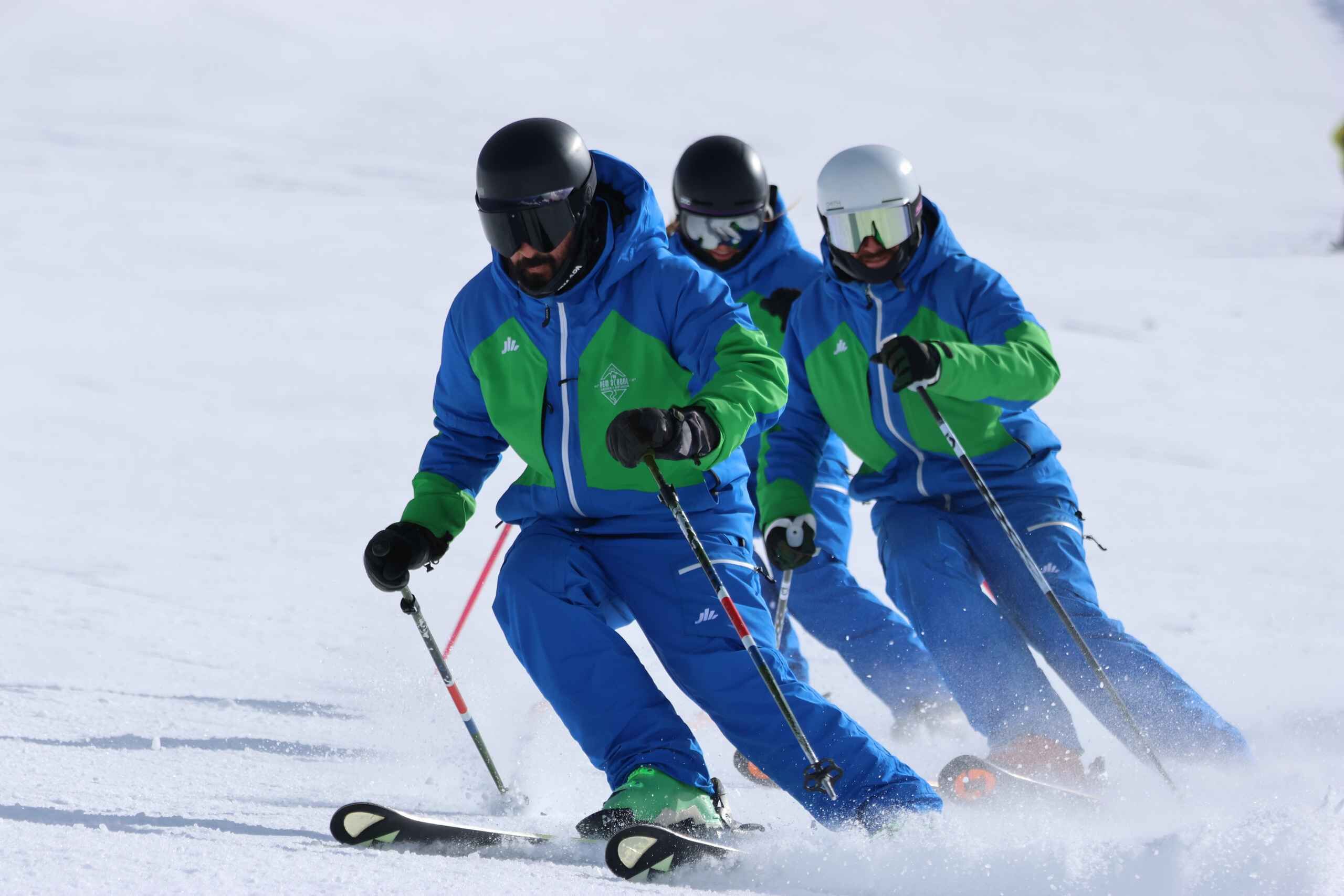 Sierra Nevada: 3-Hour Group Ski Lesson with Equipment Included