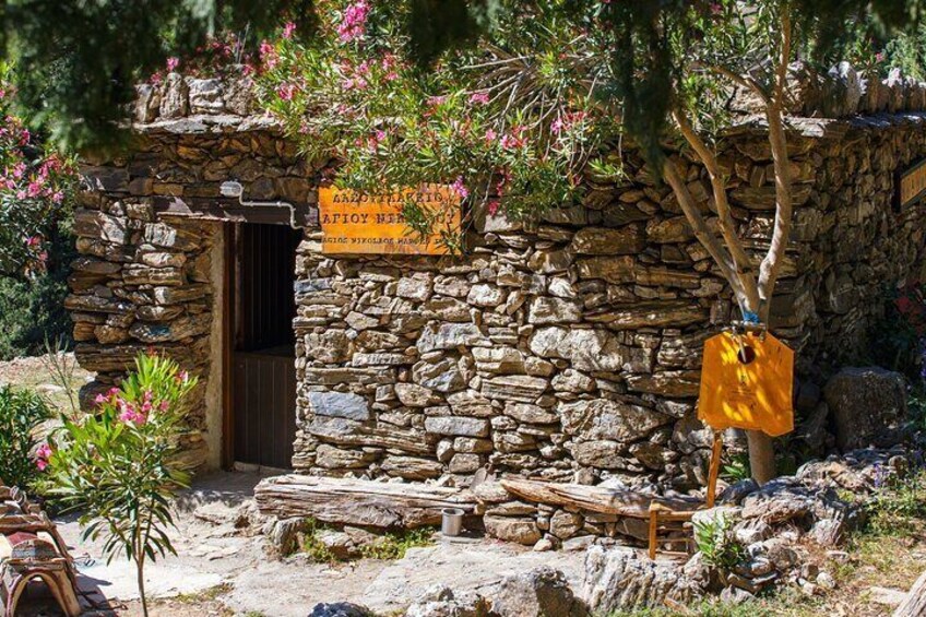 Full-Day Samaria Gorge Hiking Tour from Chania
