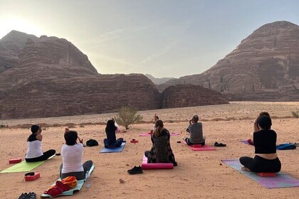 8 Day Yoga Journey Jordan : Wadi Rum - Petra - Red Sea & Dead Sea