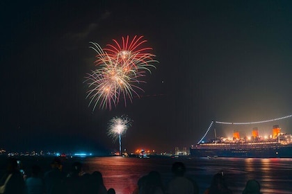 Holiday Cocktail or New Year’s Eve Fireworks Cruise in Long Beach