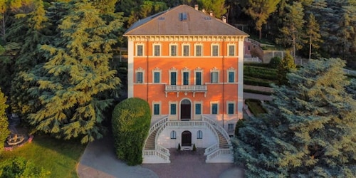 Predappio: Wine Cellar, Archive & Villa Tour with Tasting