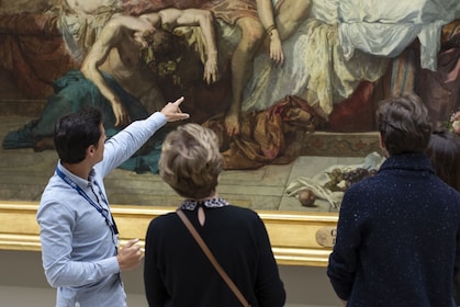 Louvre tour up to 8 guests - reserved entry included