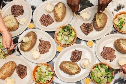 Evening Holiday Food and History Walking Tour in Dallas