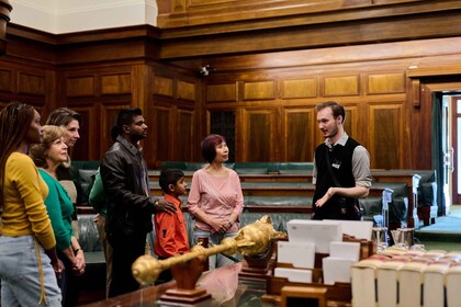 Canberra: Old Parliament House 'Walk Through History' Tour