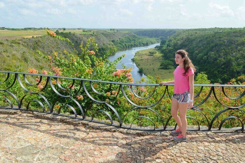 Full Day All Inclusive Catalina Island with Altos de Chavon Shared Experience