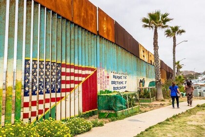 Photoshoot 1 Day US Mexico Border Experience LA-SanDiego-Tijuana