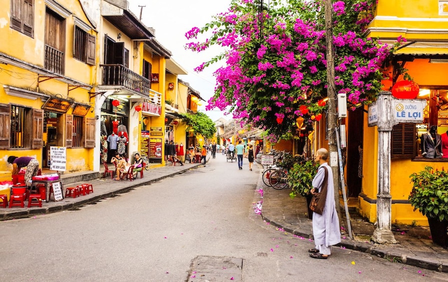 Colorful street in H?i An, Vietnam
