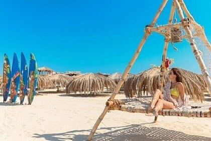 Hula Hula Island Boat Trip & 1 Intro Dive With Lunch / Hurghada