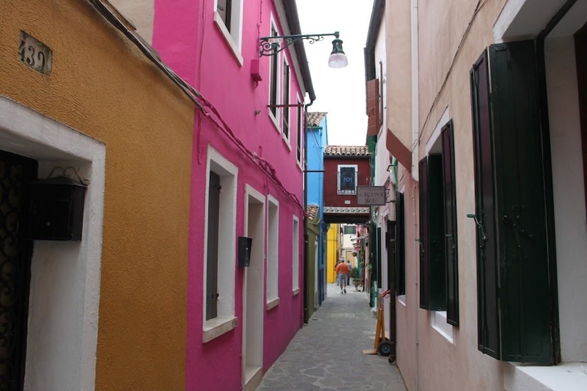 Alleyway in Burano 