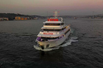 Dîner-croisière sur le Bosphore et spectacle nocturne turc avec table privé...