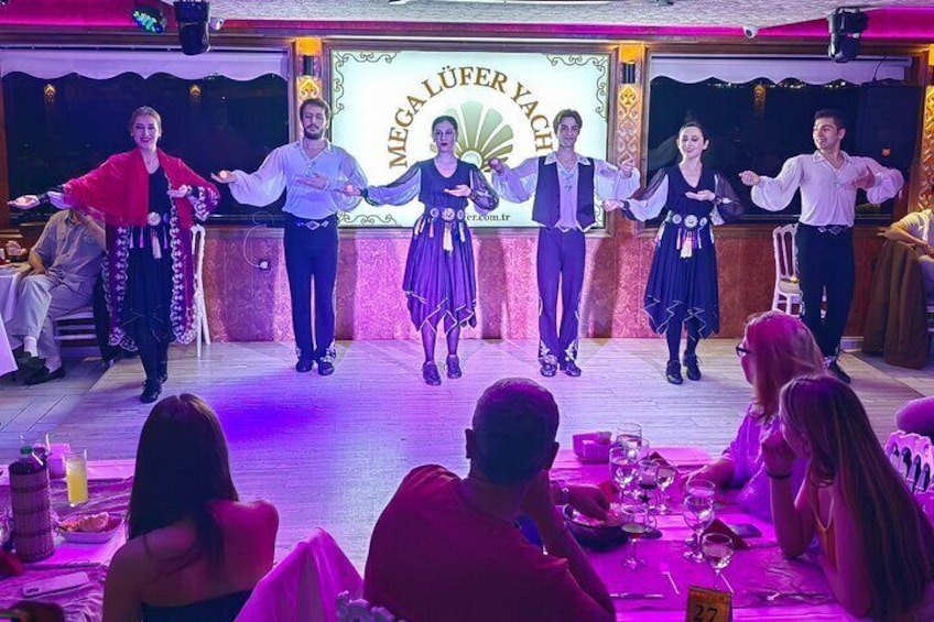 Bosphorus Dinner Cruise and Turkish Night Show with Private VIP Table