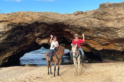 2-timers ridetur til Little Natural Bridge på Aruba