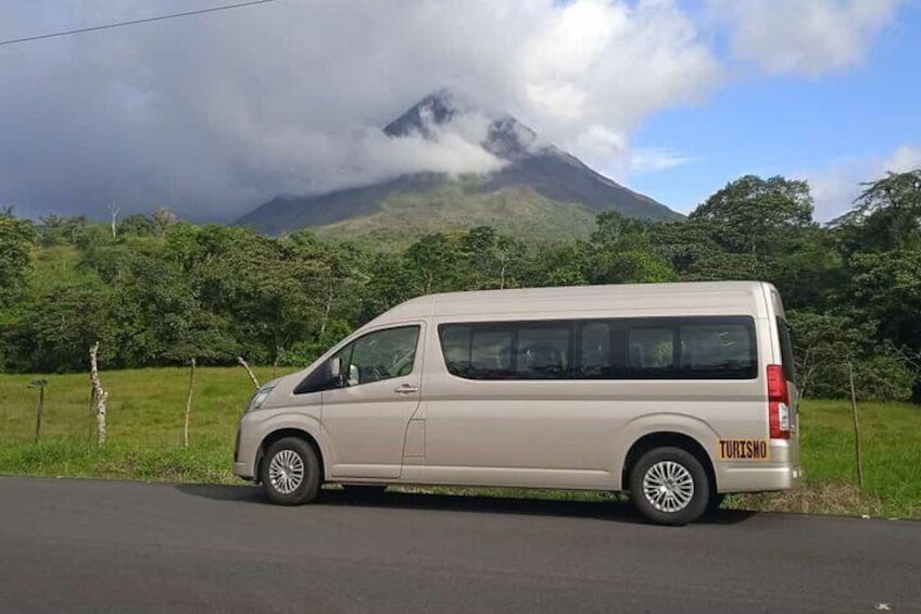 Arenal Volcano and Baldi Hot Springs Full day from San José