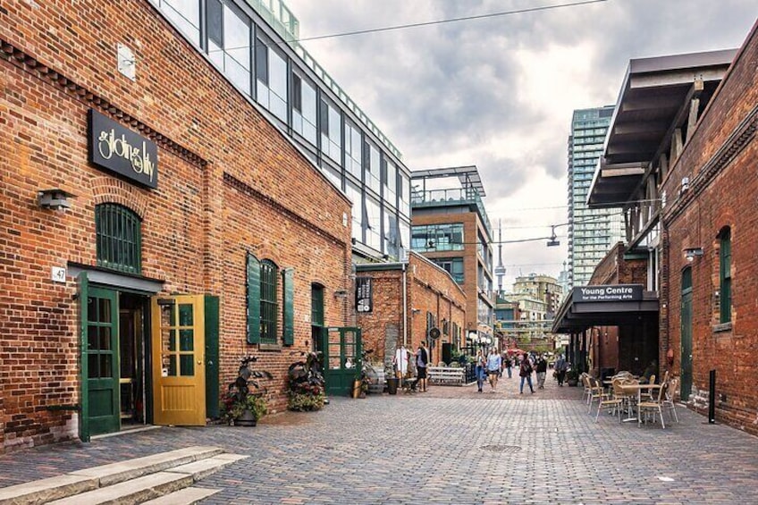 Toronto: Distillery District City Exploration Game