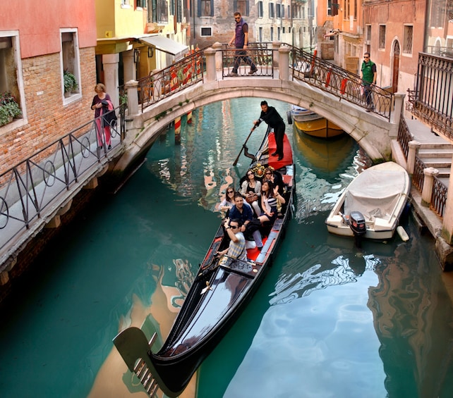 Gondola Ride & Discover Venice