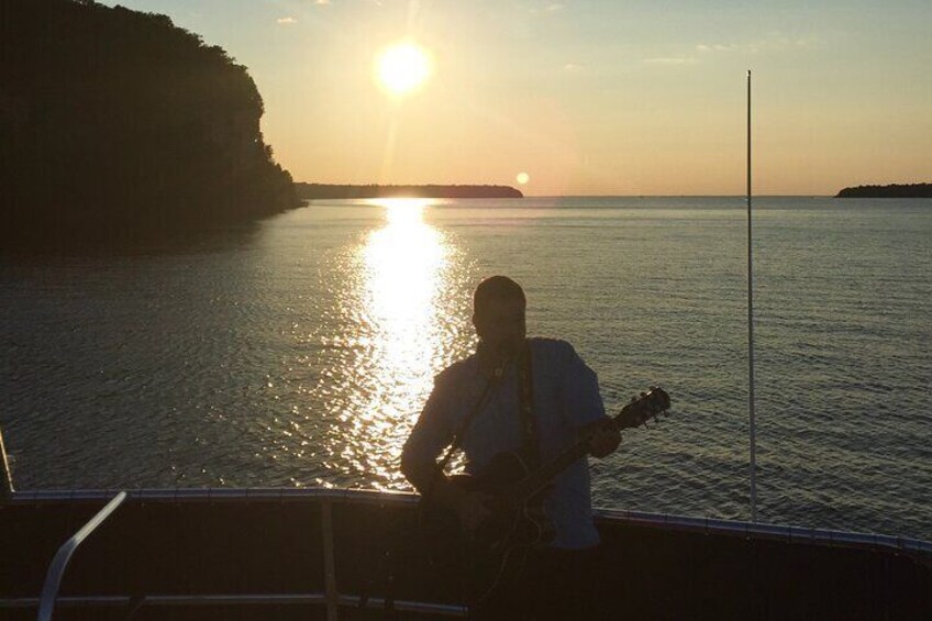 Boat Cruise- Eagle Bluff & Horseshoe Island Excursion