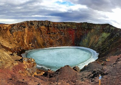 Excursion en petit groupe du cercle d’or et du cratère volcanique Kerid