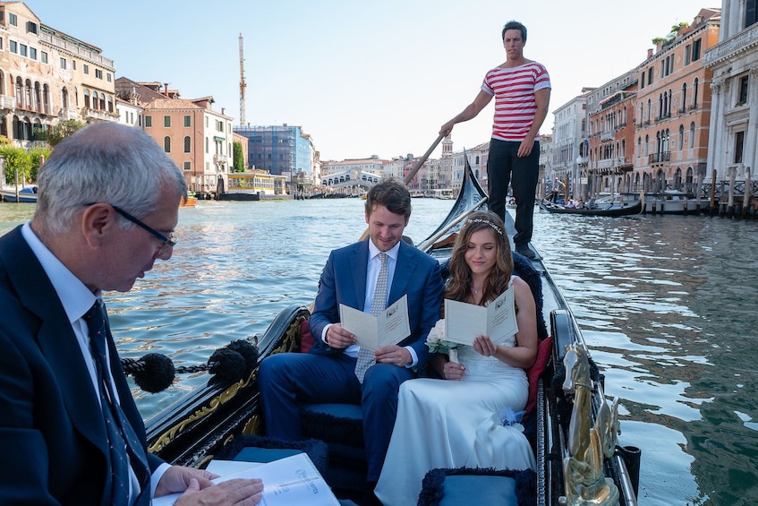 Renew Your Wedding Vows on a Venetian Gondola