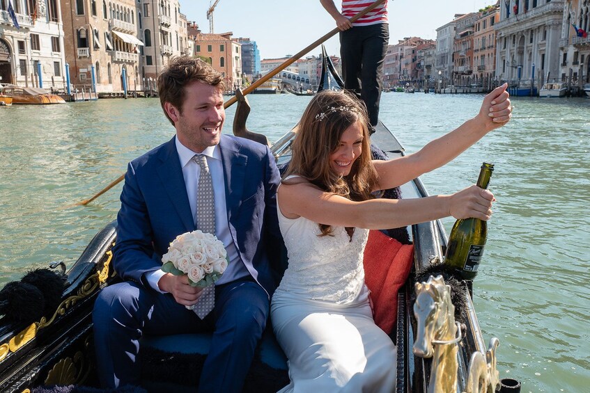 Renew Your Wedding Vows on a Venetian Gondola