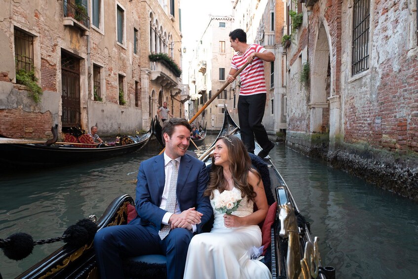 Renew Your Wedding Vows on a Venetian Gondola