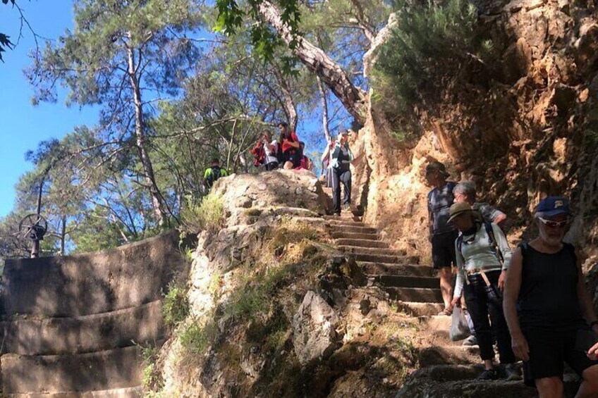 4-Hours of Activity on Foot between Olive Groves and Vegetation from Archangelos