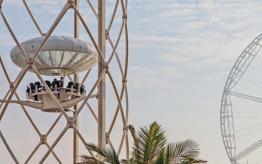 Flying Cup attraction in Dubai