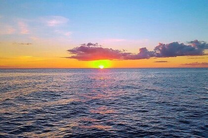 2-Hour Spanish Water Sunset Trip by Motor Catamaran
