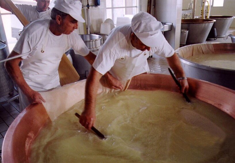 Parma: Parmigiano Reggiano Cheese Tasting Tour