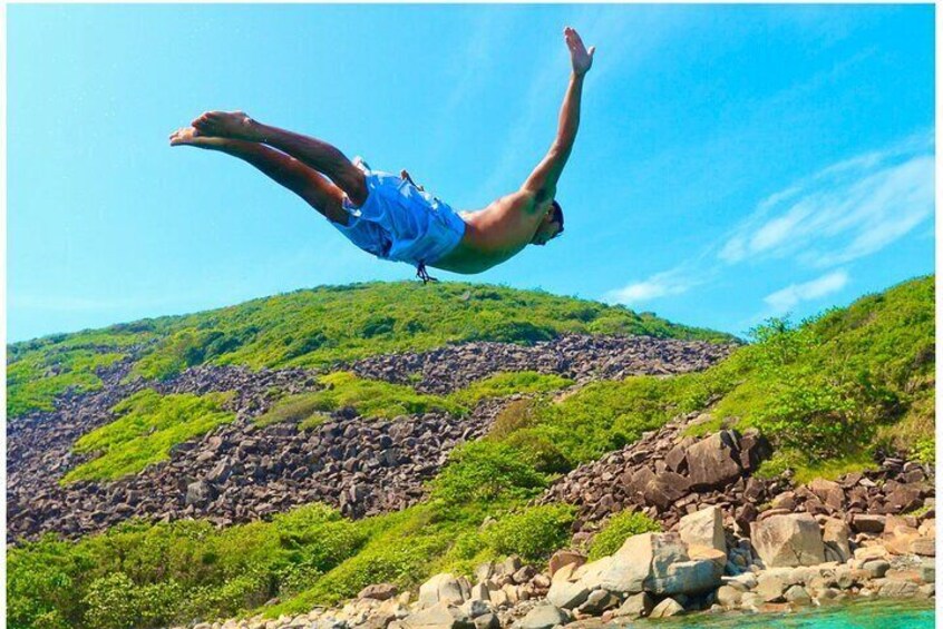 Nha Trang Happy Boat Trip Included Floating Bar And Lunch