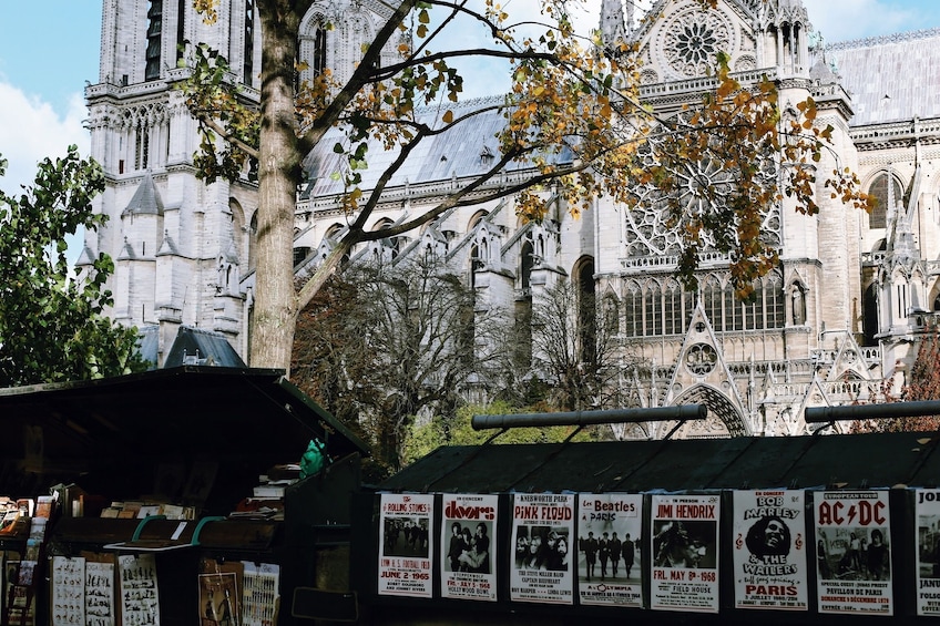 Notre Dame and street vendor in Paris