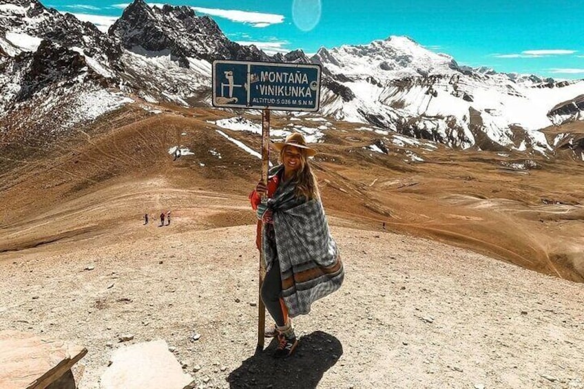 Full Day Small-Group Guided Tour to Rainbow Mountain from Cusco