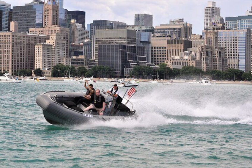 Small-Group Sightseeing Boat Tour in Chicago