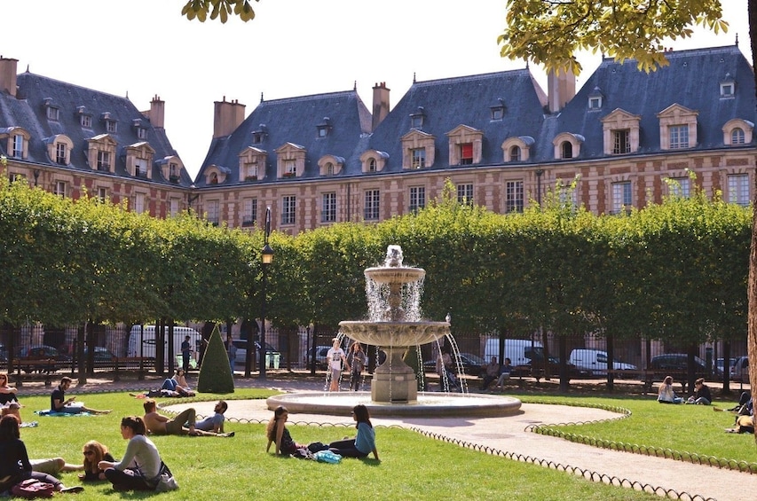 Courtyard and fountain in Paris