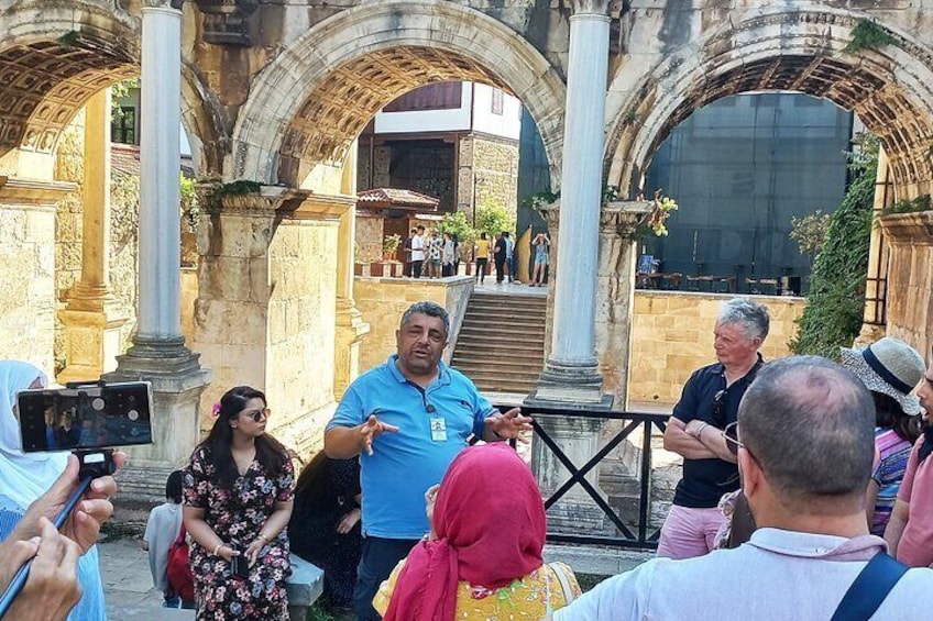 Antalya City Tour: Hadrians Gate