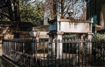 Pemakaman Pere Lachaise dengan Pemandu Pakar