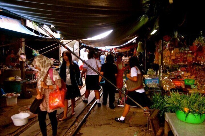 Damnoen Saduak Floating Market & Maeklong Railway Market Tour From Bangkok