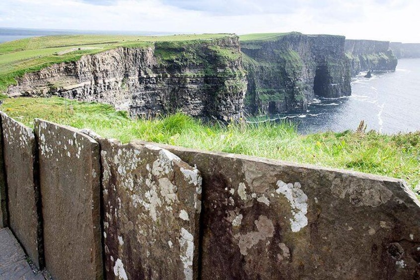 Bunratty Castle / Cliffs of Moher Experience
