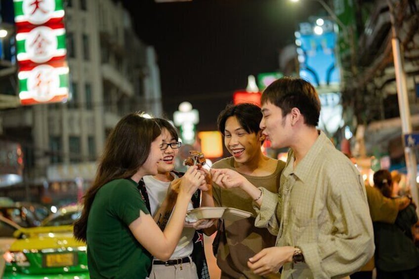 Chinatown Street Food Night Tour by Tuk Tuk in Bangkok